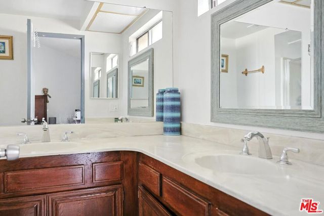 7422 Hazeltine Avenue 3, Van Nuys, CA 91405