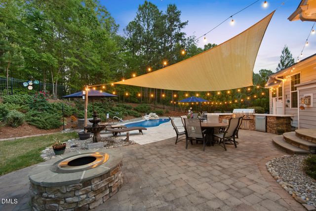 377 S Farnleigh Drive, Chapel Hill, NC 27517