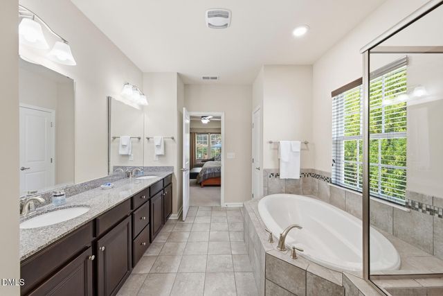 377 S Farnleigh Drive, Chapel Hill, NC 27517