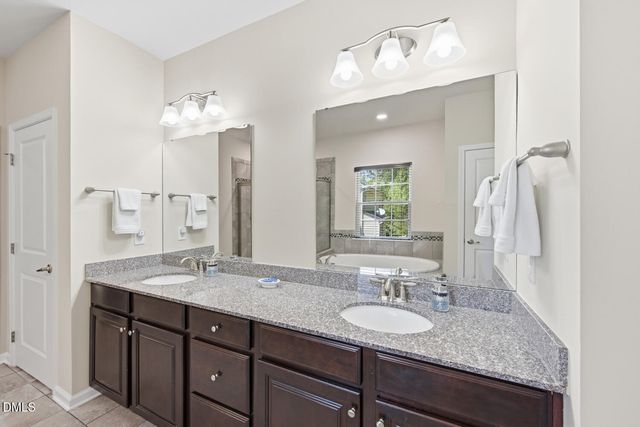 377 S Farnleigh Drive, Chapel Hill, NC 27517