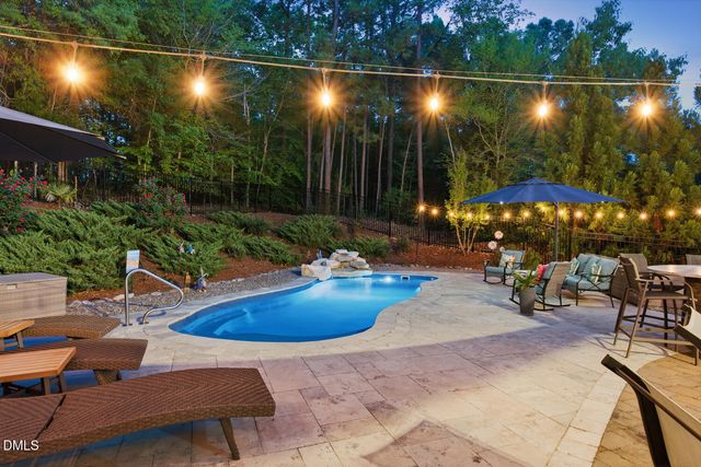 377 S Farnleigh Drive, Chapel Hill, NC 27517