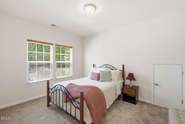 377 S Farnleigh Drive, Chapel Hill, NC 27517