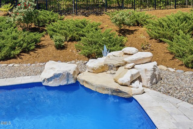 377 S Farnleigh Drive, Chapel Hill, NC 27517