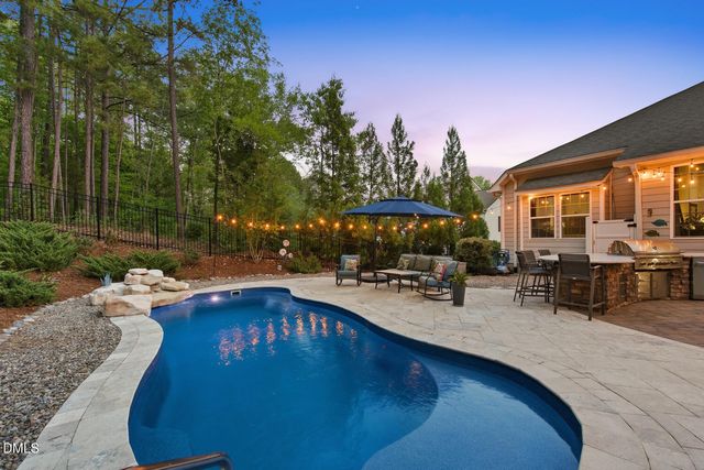 377 S Farnleigh Drive, Chapel Hill, NC 27517