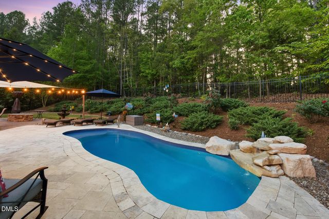 377 S Farnleigh Drive, Chapel Hill, NC 27517