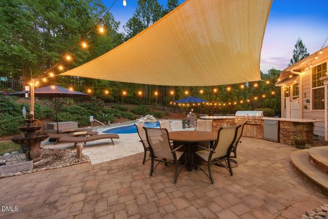 377 S Farnleigh Drive, Chapel Hill, NC 27517