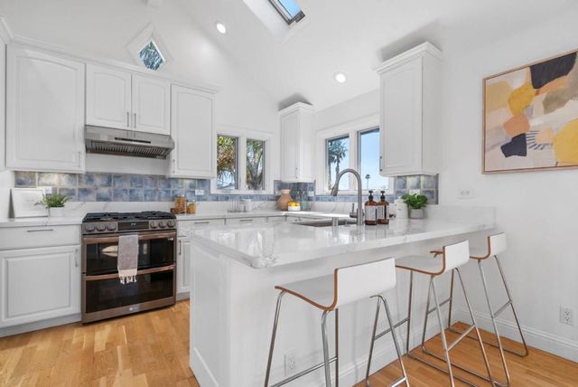 121 Anchorage Avenue, Santa Cruz, CA 95062