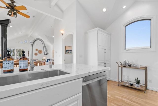 121 Anchorage Avenue, Santa Cruz, CA 95062