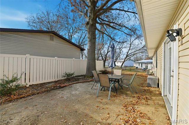 1110 N Boxwood Lane, O'fallon, MO 63366