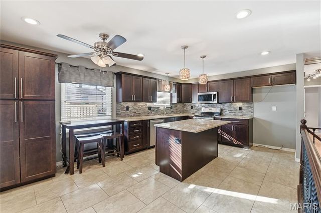 1110 N Boxwood Lane, O'fallon, MO 63366