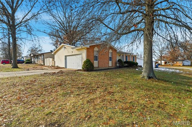 1110 N Boxwood Lane, O'fallon, MO 63366