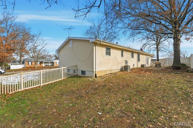 1110 N Boxwood Lane, O'fallon, MO 63366