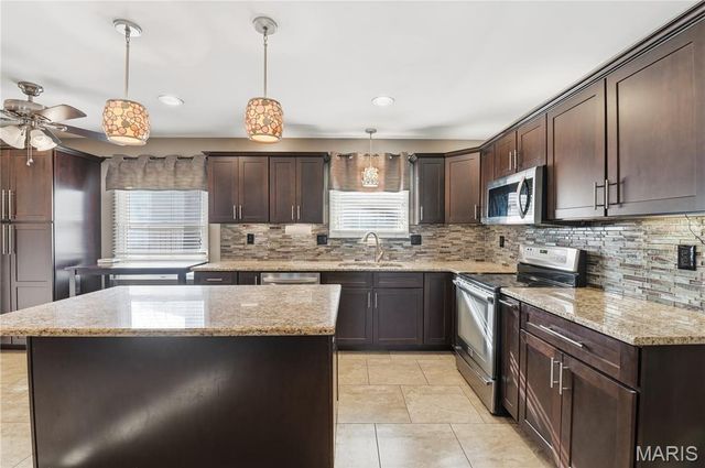 1110 N Boxwood Lane, O'fallon, MO 63366