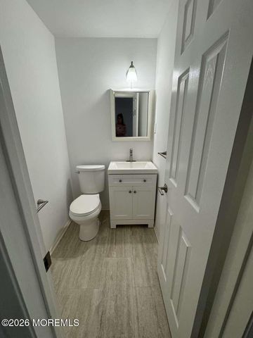 175 Amberly Drive A, Manalapan, NJ 07726