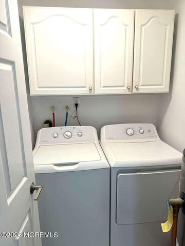175 Amberly Drive A, Manalapan, NJ 07726