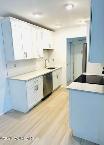 175 Amberly Drive A, Manalapan, NJ 07726
