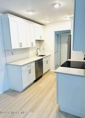 175 Amberly Drive A, Manalapan, NJ 07726
