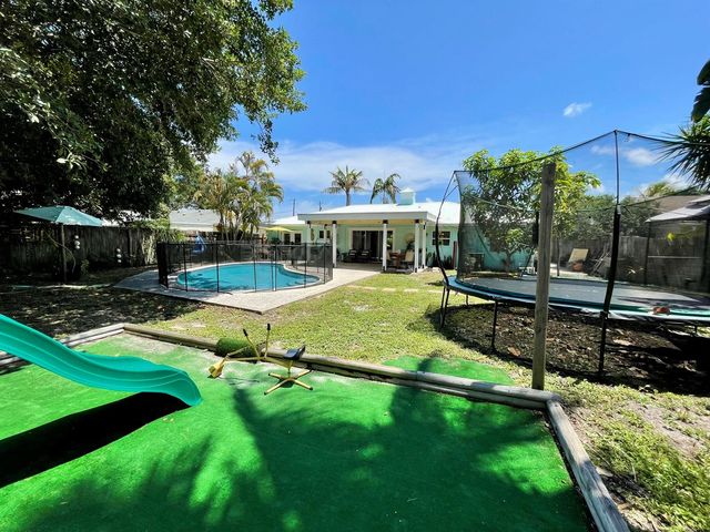 415 Beacon Street, Tequesta, FL 33469