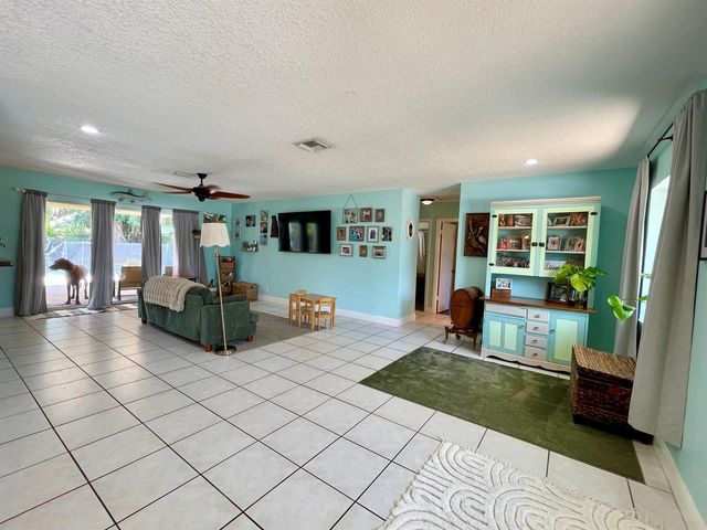 415 Beacon Street, Tequesta, FL 33469
