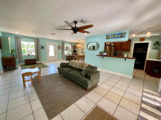 415 Beacon Street, Tequesta, FL 33469