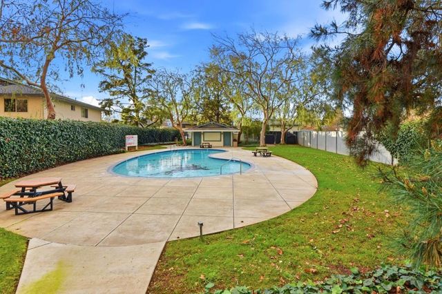 383 E Latimer Avenue 2, Campbell, CA 95008