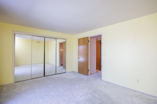 28452 Universal Drive, Warren, MI 48092