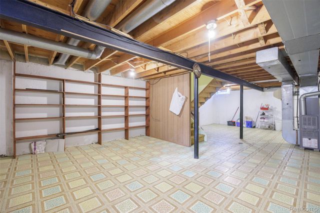 28452 Universal Drive, Warren, MI 48092