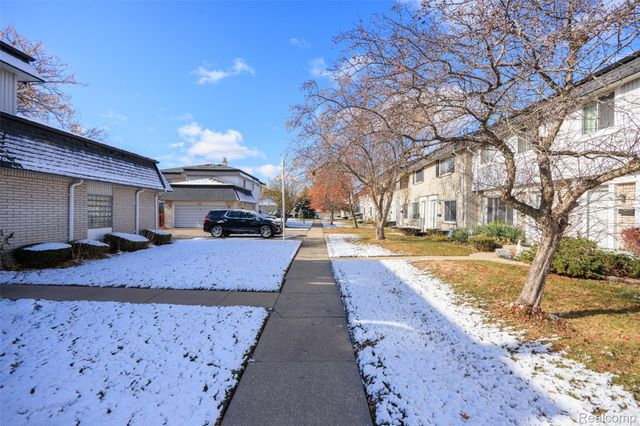 28452 Universal Drive, Warren, MI 48092