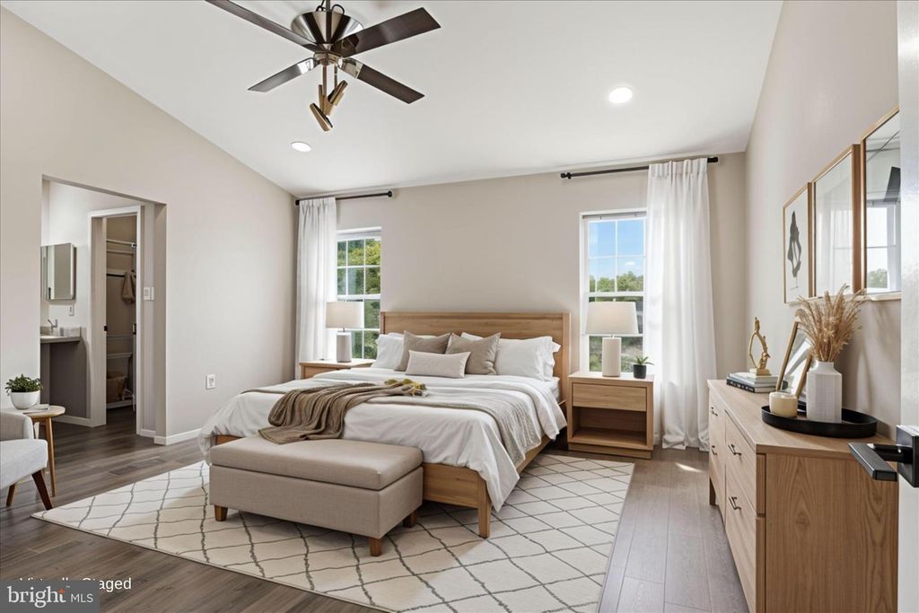 Image 12 of property listing at 203 AUTUMN FLOWER LN, Gaithersburg, MD 20878