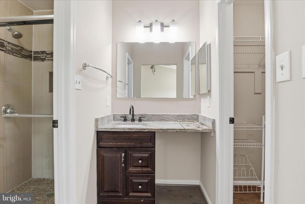 Image 16 of property listing at 203 AUTUMN FLOWER LN, Gaithersburg, MD 20878