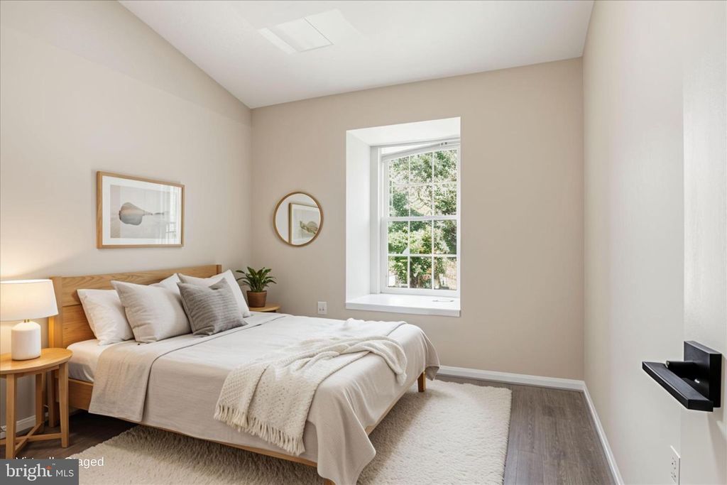 Image 19 of property listing at 203 AUTUMN FLOWER LN, Gaithersburg, MD 20878