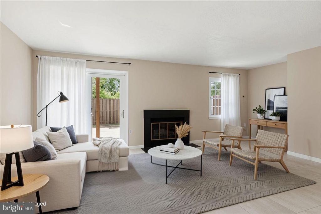 Image 24 of property listing at 203 AUTUMN FLOWER LN, Gaithersburg, MD 20878