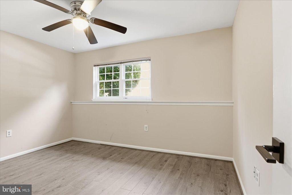 Image 28 of property listing at 203 AUTUMN FLOWER LN, Gaithersburg, MD 20878