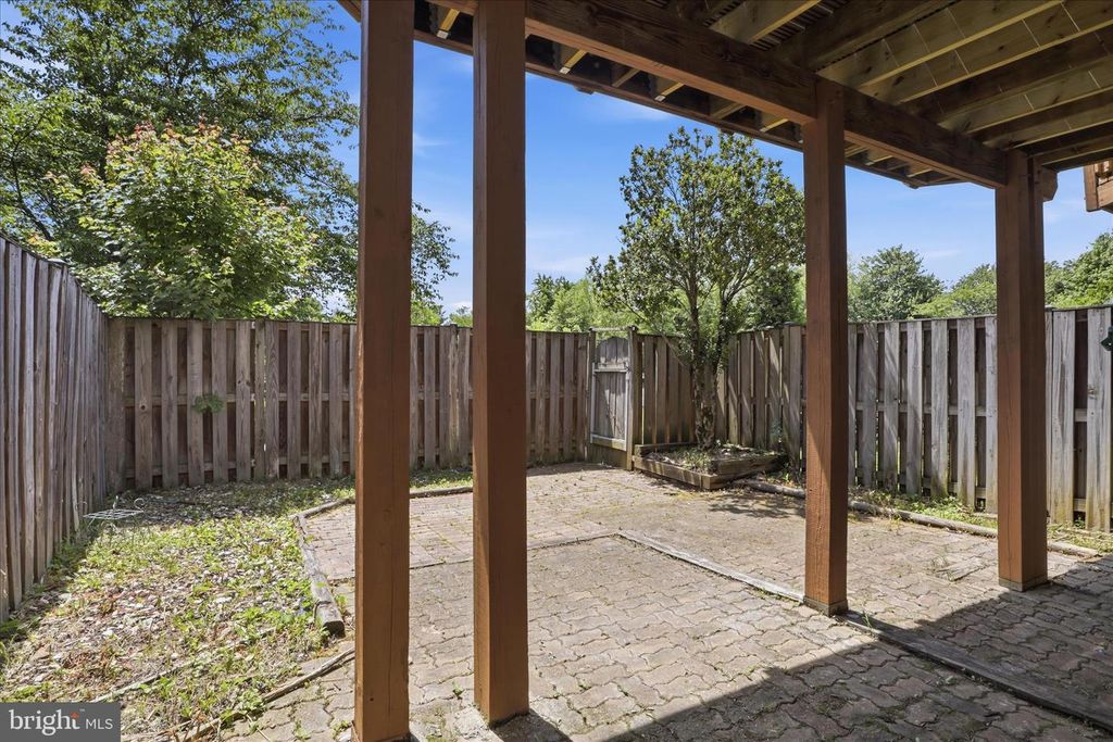 Image 33 of property listing at 203 AUTUMN FLOWER LN, Gaithersburg, MD 20878