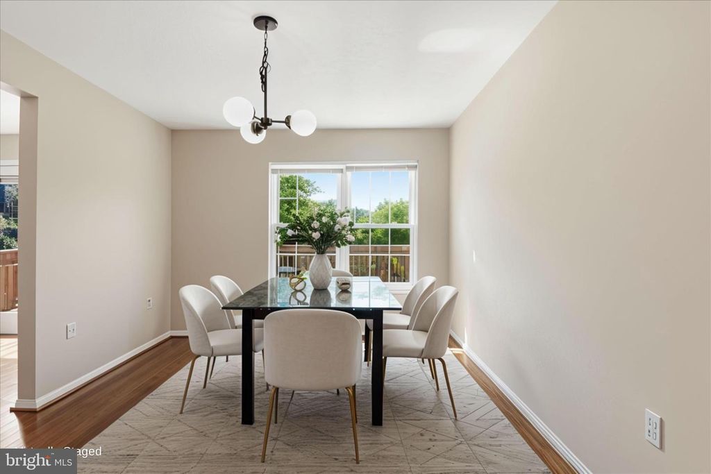 Image 6 of property listing at 203 AUTUMN FLOWER LN, Gaithersburg, MD 20878