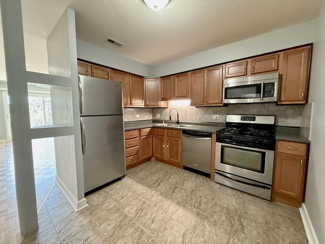 1550 Sandpebble Drive 306, Wheeling, IL 60090