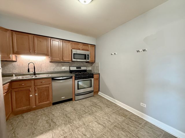 1550 Sandpebble Drive 306, Wheeling, IL 60090
