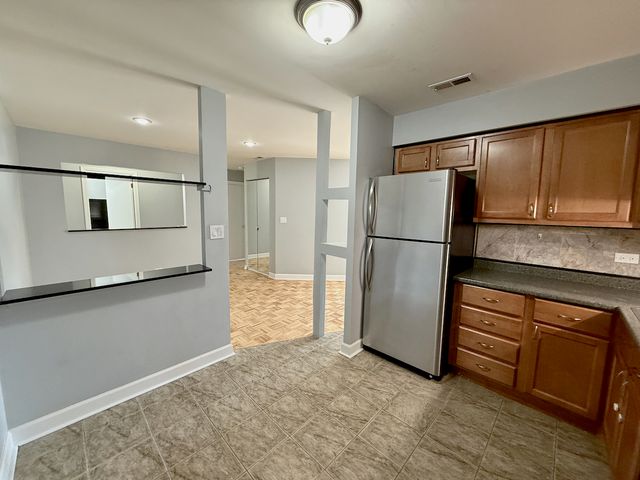 1550 Sandpebble Drive 306, Wheeling, IL 60090