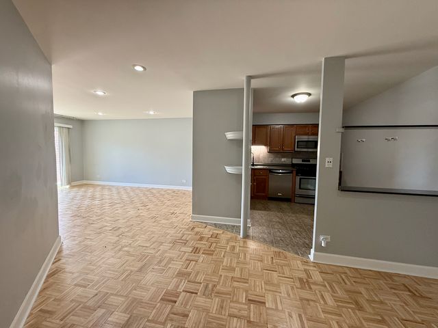 1550 Sandpebble Drive 306, Wheeling, IL 60090