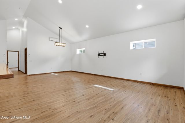 253 Hanaford RD, Blanchard, ID 83804