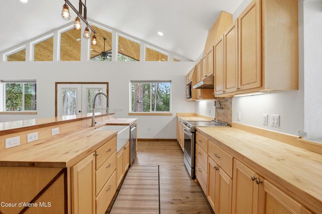 253 Hanaford RD, Blanchard, ID 83804