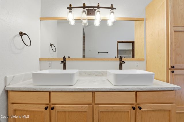253 Hanaford RD, Blanchard, ID 83804