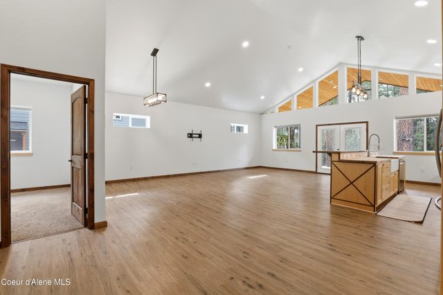 253 Hanaford RD, Blanchard, ID 83804
