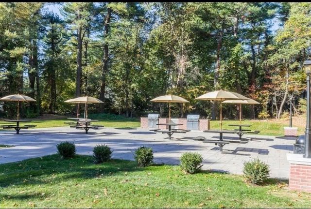 7 Stonehill 5J, Stoneham, MA 02180