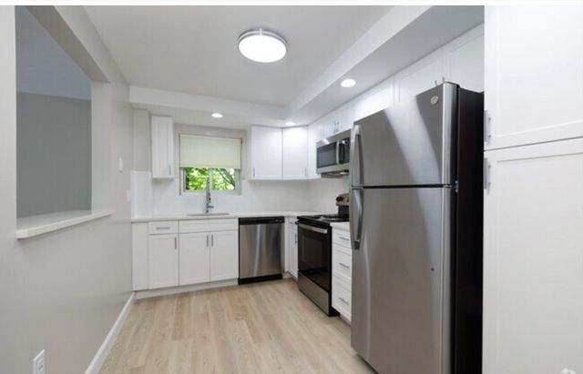 7 Stonehill 5J, Stoneham, MA 02180