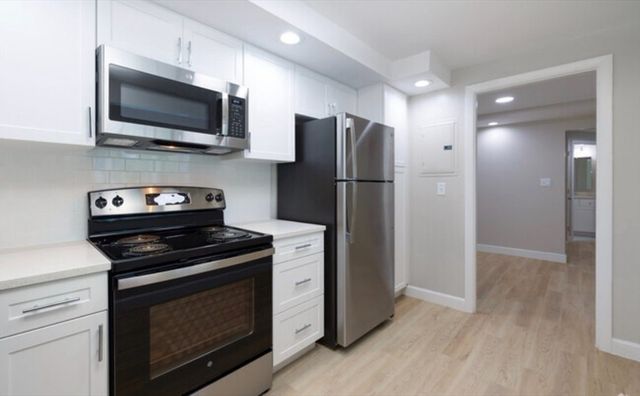 7 Stonehill 5J, Stoneham, MA 02180