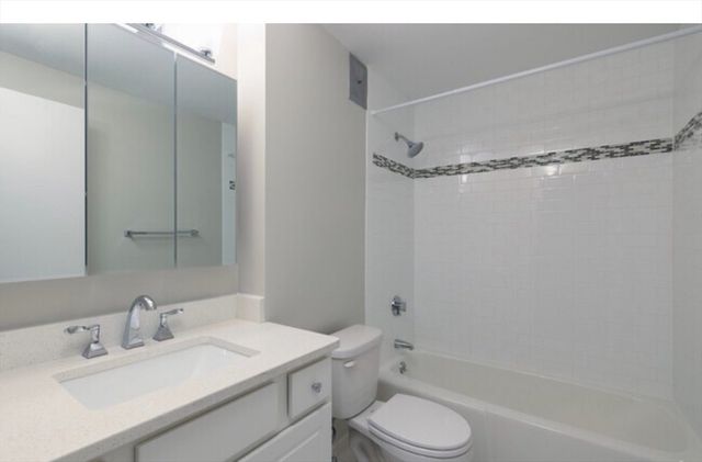 7 Stonehill 5J, Stoneham, MA 02180