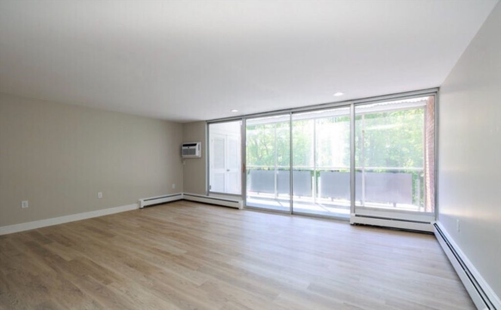 7 Stonehill 5J, Stoneham, MA 02180