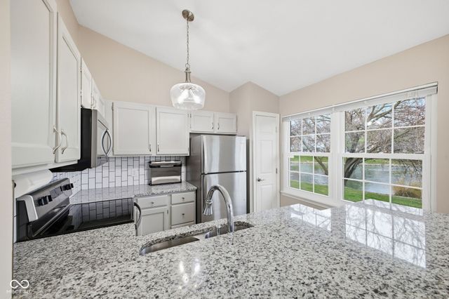 8967 Kiser Point, Indianapolis, IN 46256