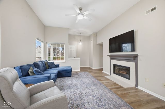 8967 Kiser Point, Indianapolis, IN 46256